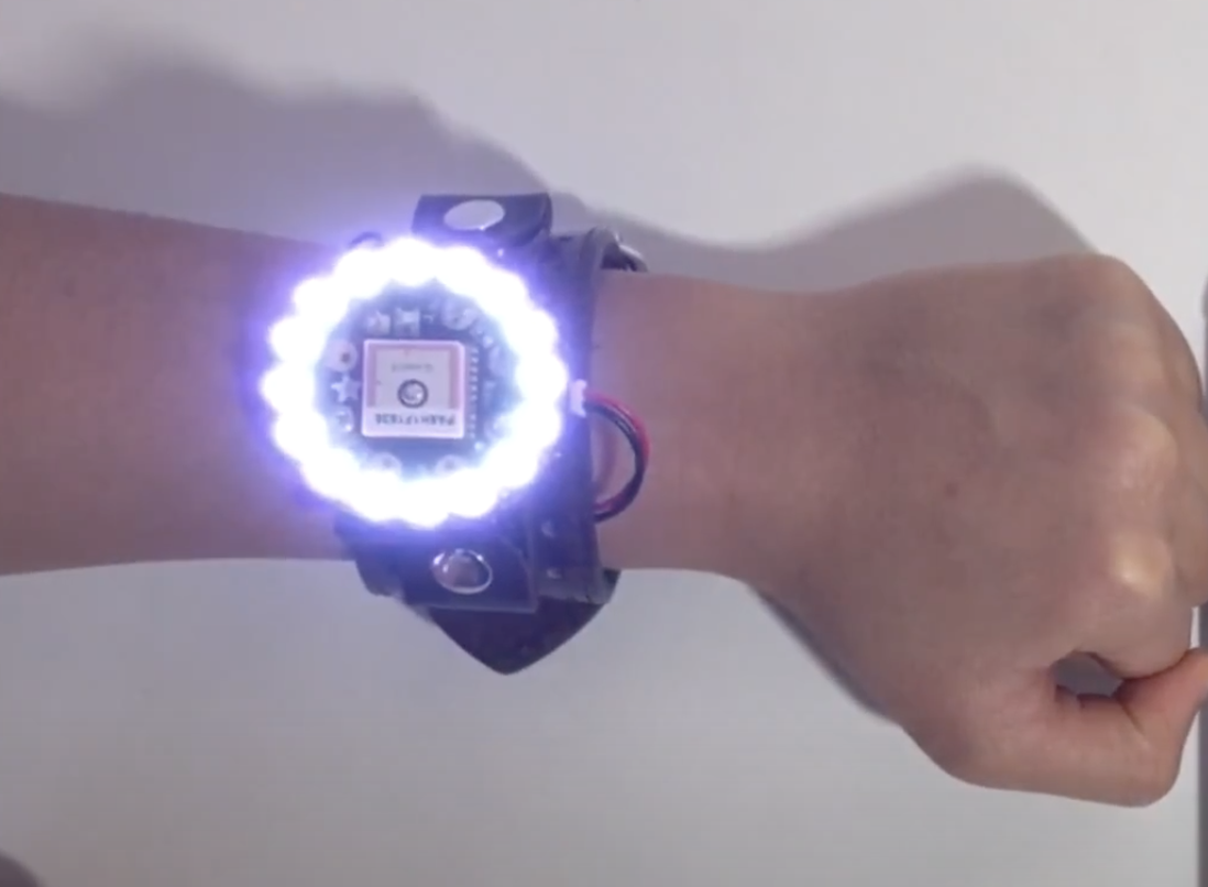 Image of GPS watch: Flashlight Mode